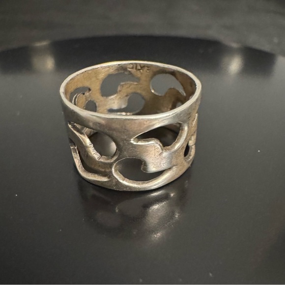 925 Sterling Silver Jewelry - 925 Silver Cutout Band Ring - Size 5.5